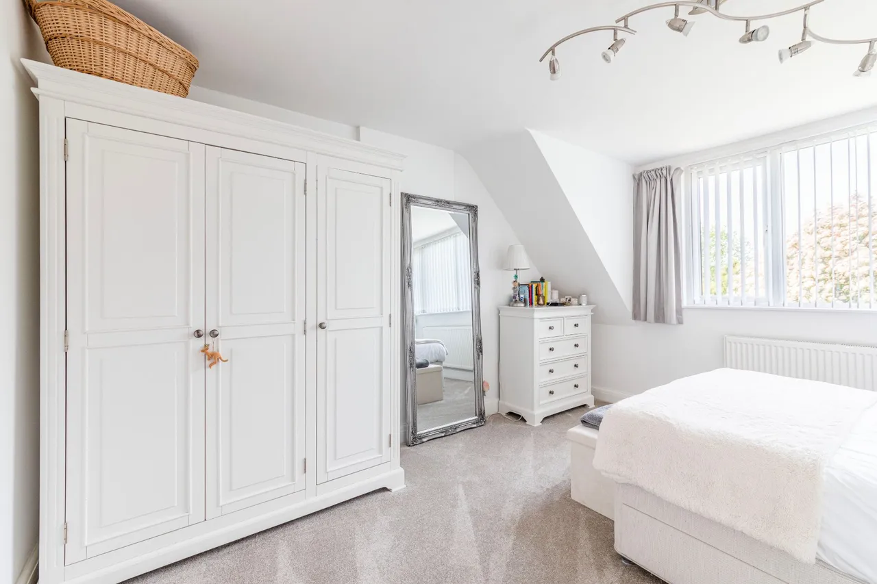 Church Road, Byfleet, KT14, photo 18