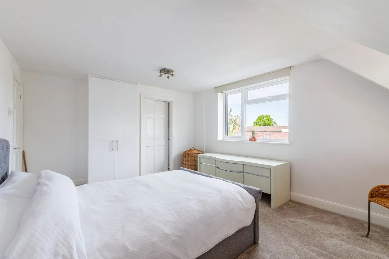 Church Road, Byfleet, KT14, photo 17