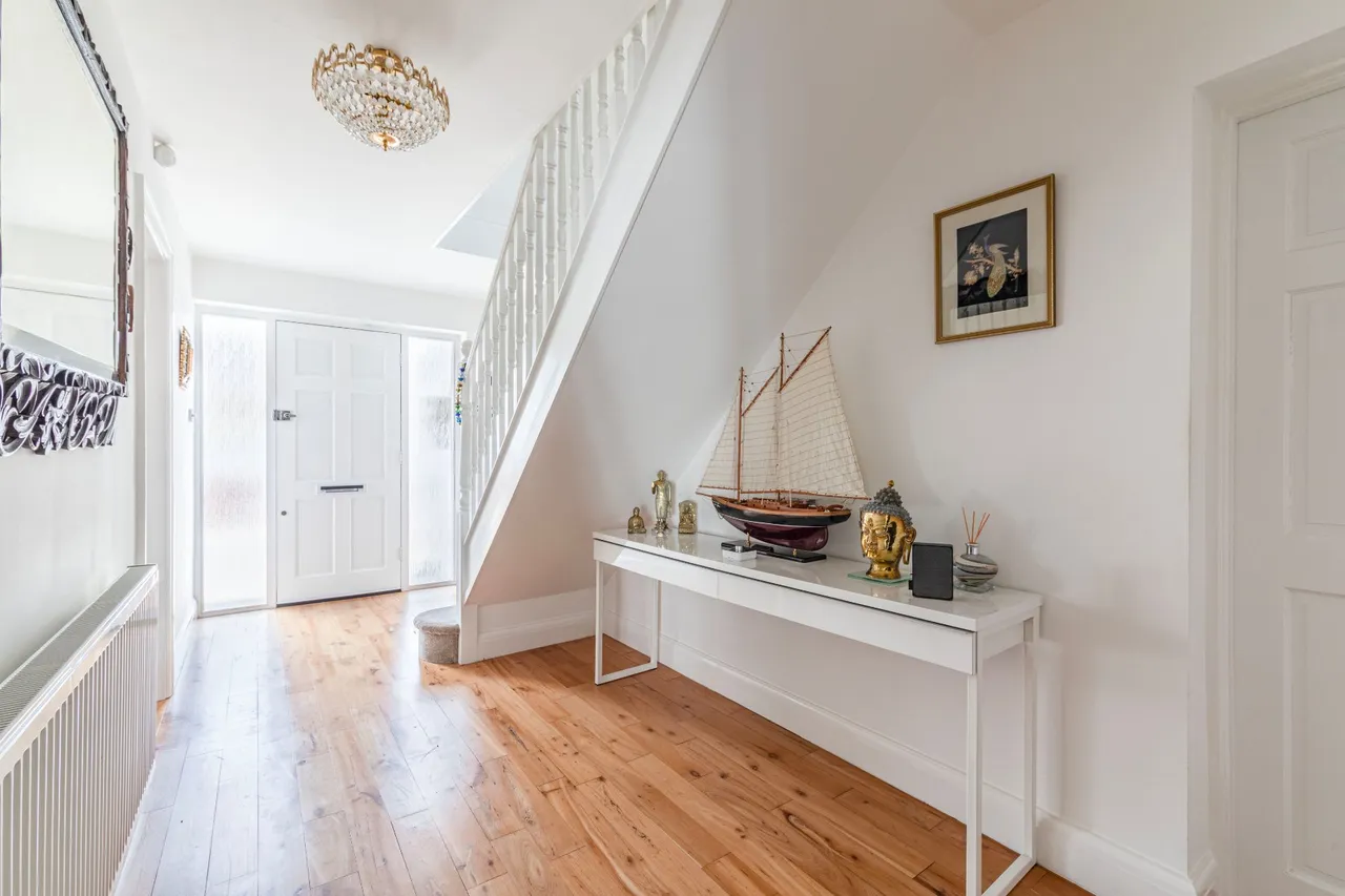 Church Road, Byfleet, KT14, photo 5