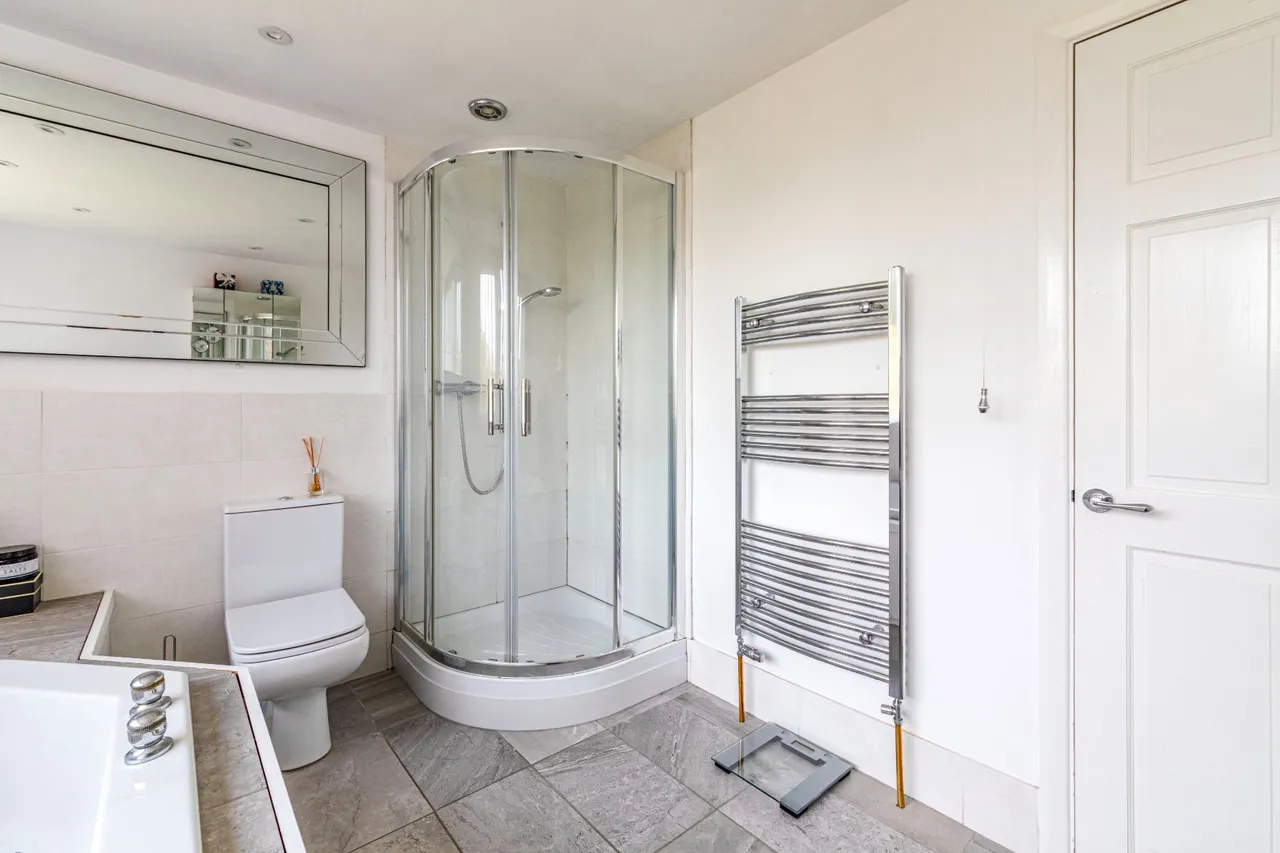 Church Road, Byfleet, KT14, photo 23