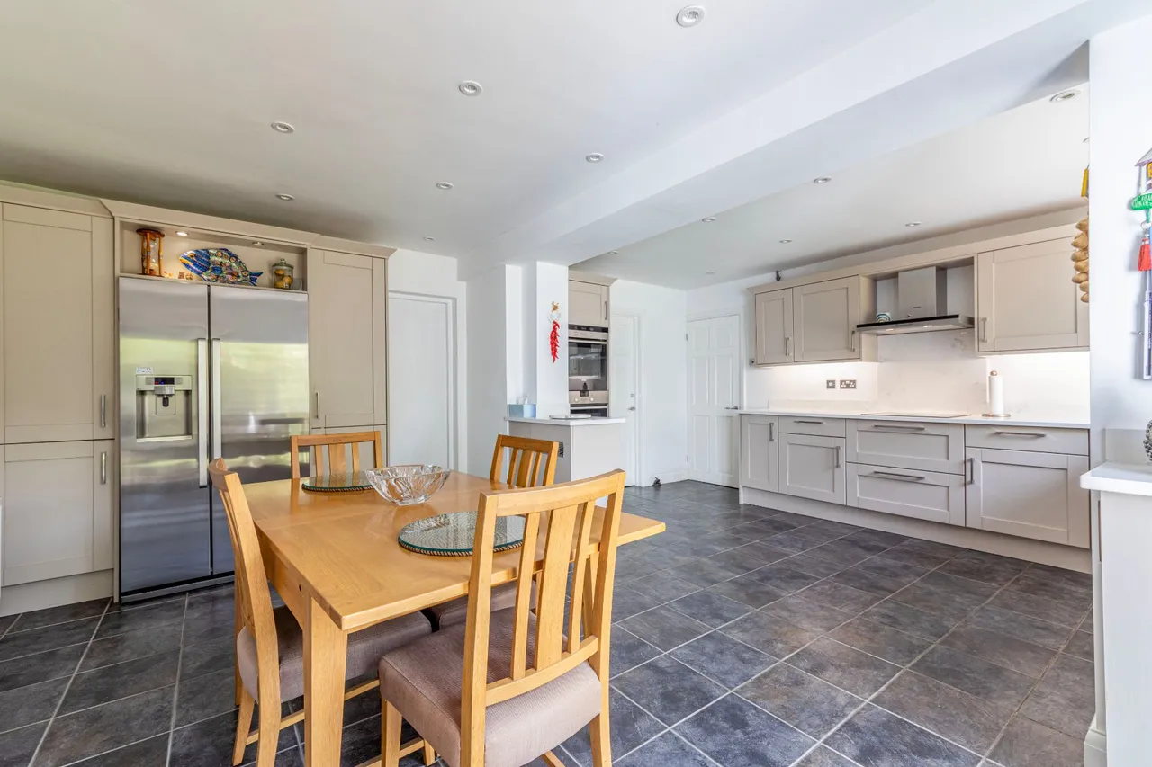 Church Road, Byfleet, KT14, photo 11