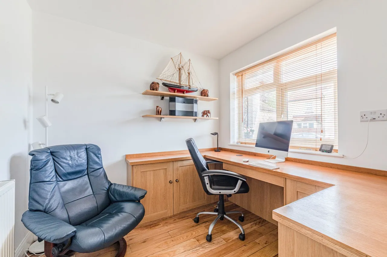 Church Road, Byfleet, KT14, photo 6