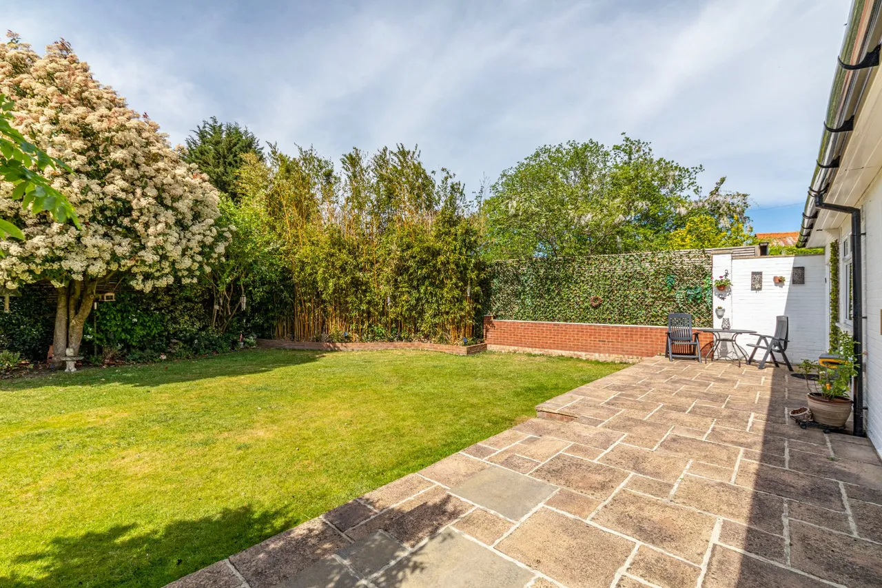 Church Road, Byfleet, KT14, photo 4