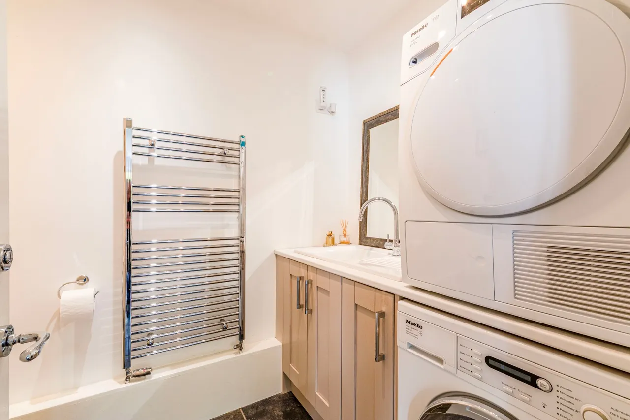 Church Road, Byfleet, KT14, photo 12