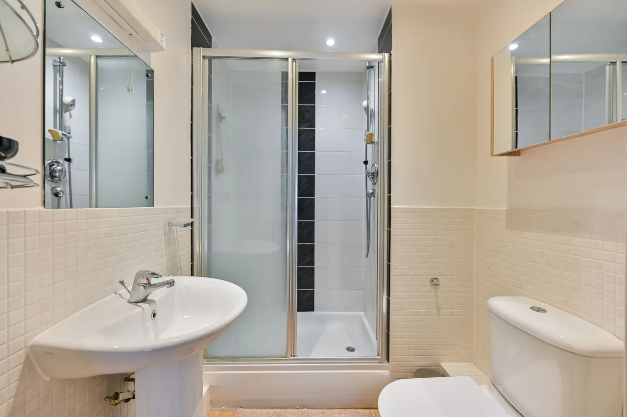 3 Wheatfield House, Holme Court, 158 Twickenham Road, Isleworth, photo 5