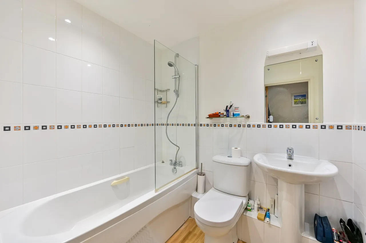 3 Wheatfield House, Holme Court, 158 Twickenham Road, Isleworth, photo 9
