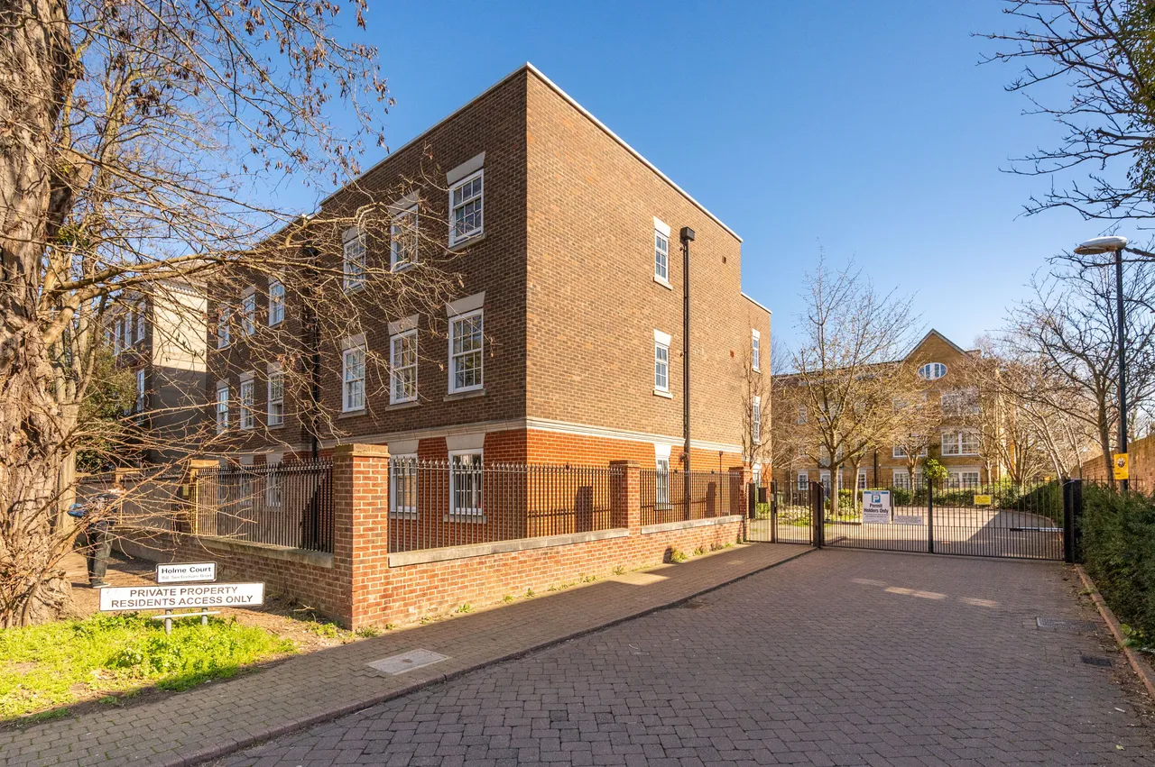 3 Wheatfield House, Holme Court, 158 Twickenham Road, Isleworth, photo 10