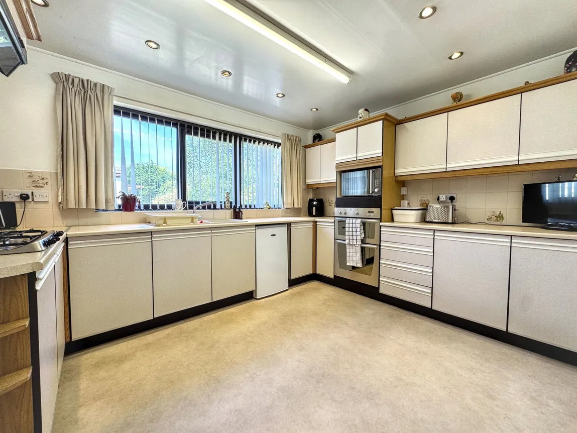 Denbigh Circle, Kinmel Bay, Conwy, LL18 5HW, photo 4