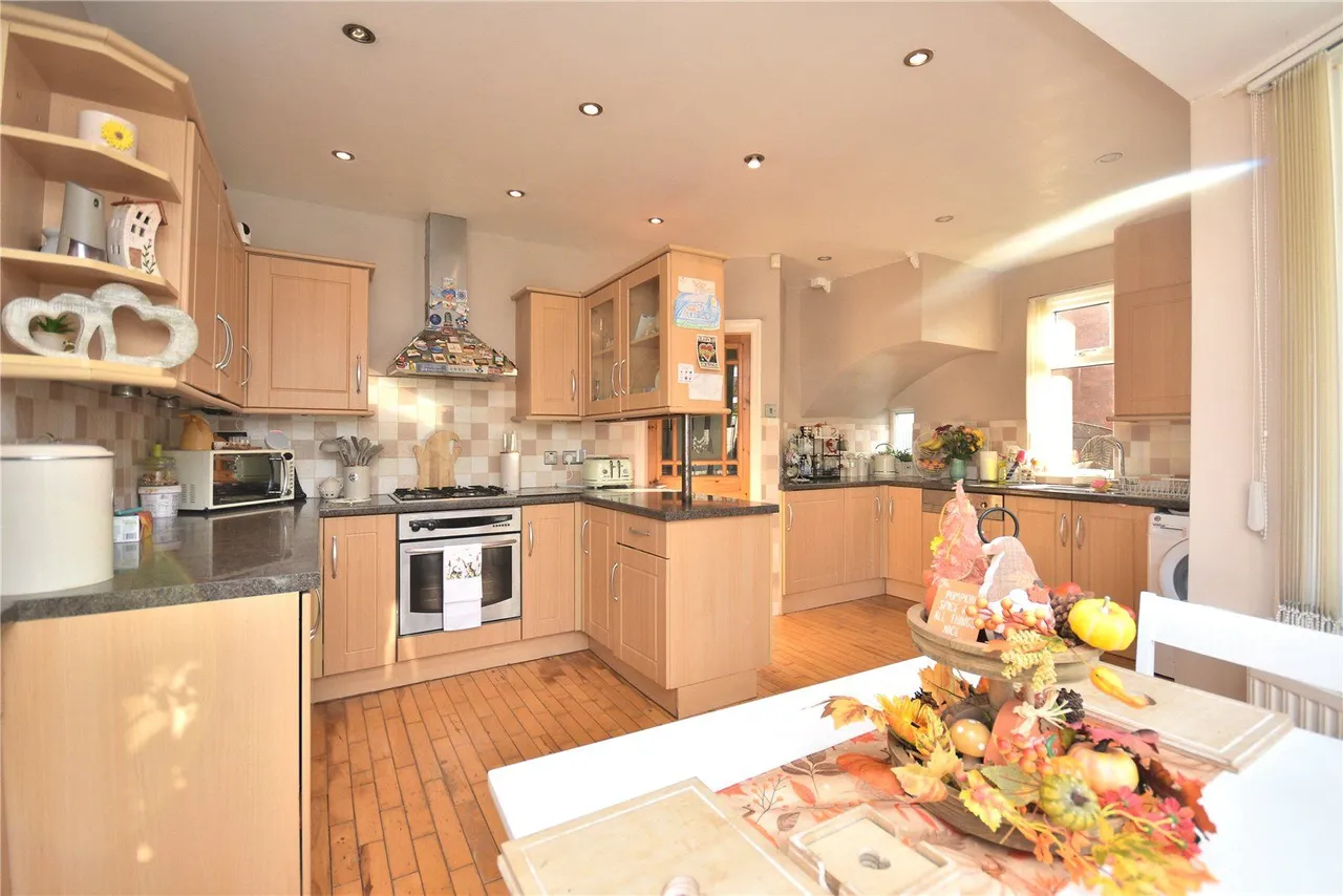 Templenewsam Road, Leeds, LS15, photo 2