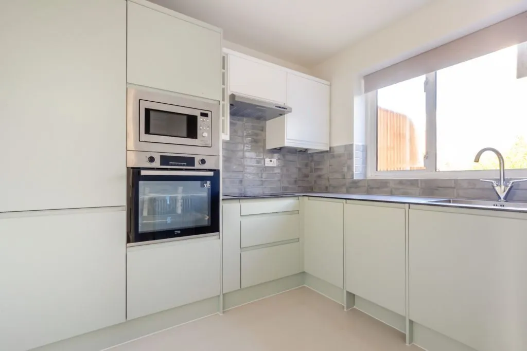Olveston Walk, Carshalton, SM5, photo 7