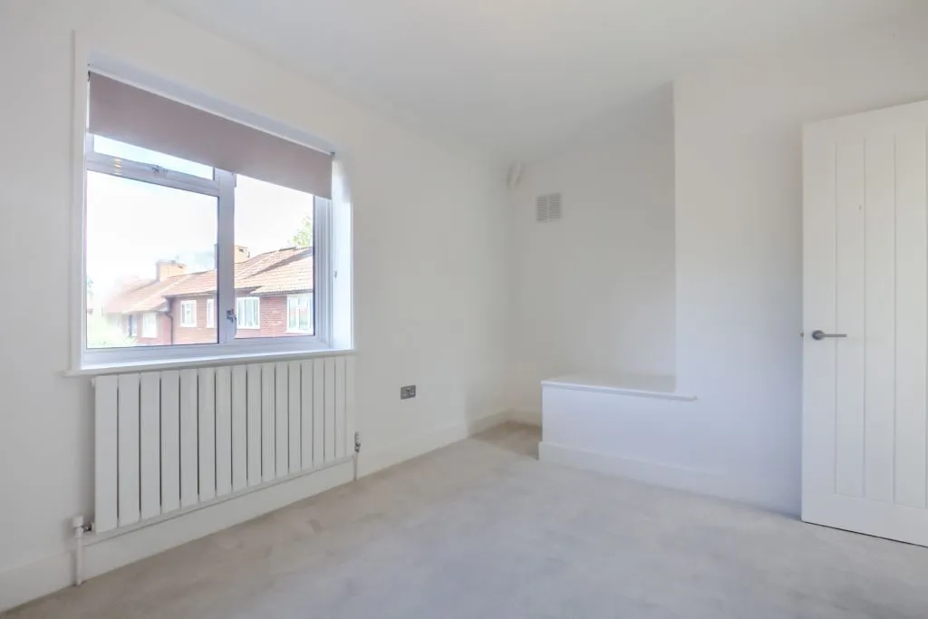 Olveston Walk, Carshalton, SM5, photo 17