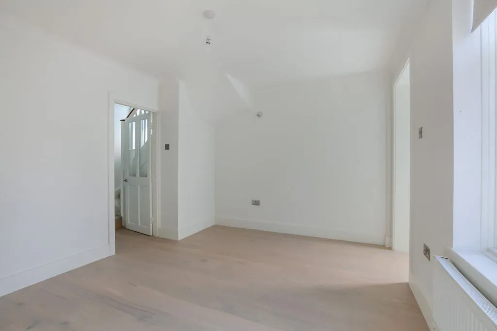 Olveston Walk, Carshalton, SM5, photo 5