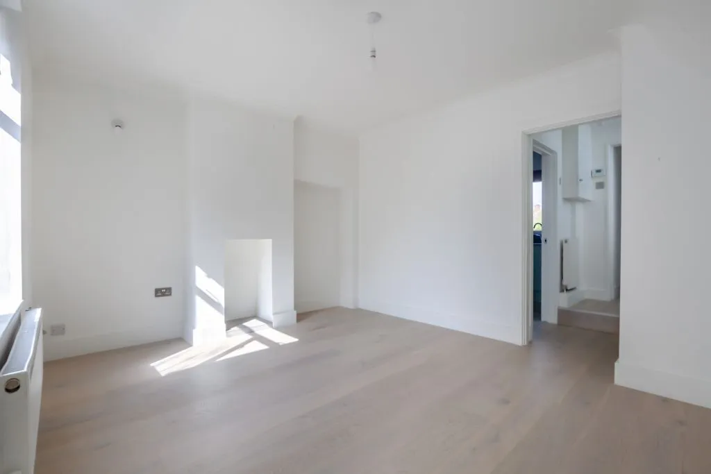 Olveston Walk, Carshalton, SM5, photo 6