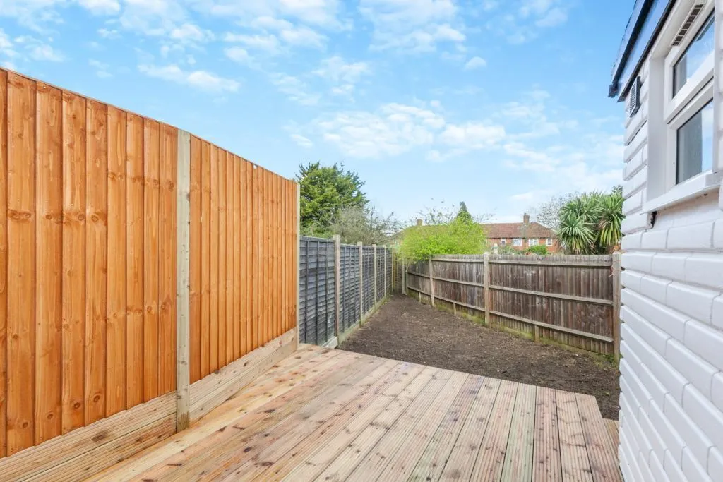 Olveston Walk, Carshalton, SM5, photo 18