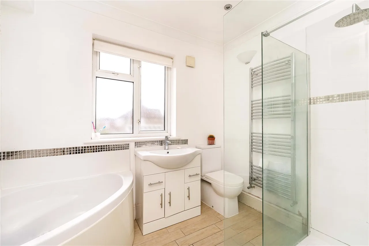 Cheyne Avenue, Whitton, TW2 6AN, photo 8