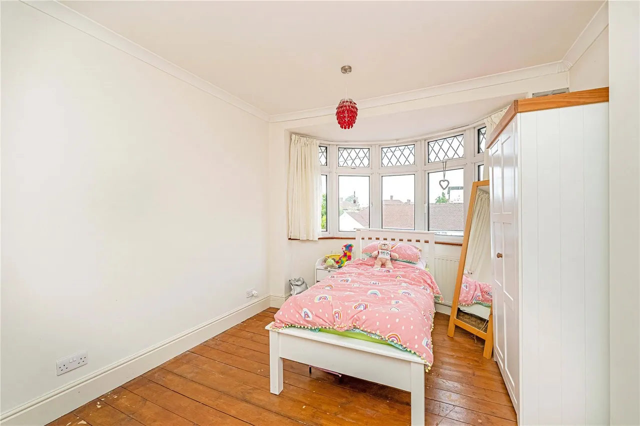 Cheyne Avenue, Whitton, TW2 6AN, photo 7