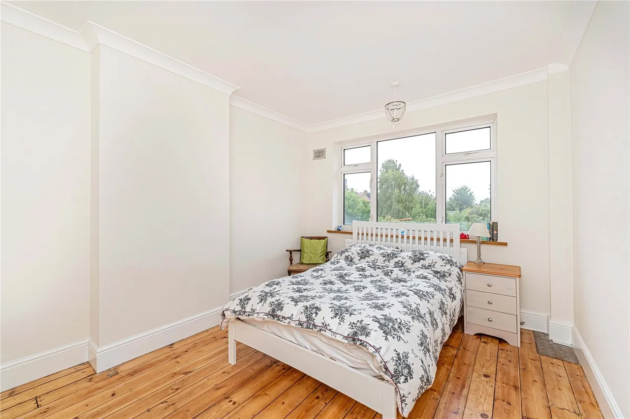 Cheyne Avenue, Whitton, TW2 6AN, photo 5