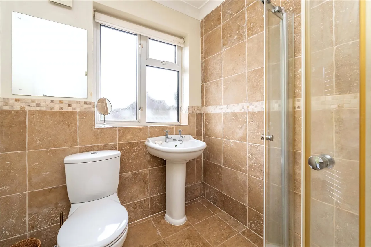 Cheyne Avenue, Whitton, TW2 6AN, photo 6
