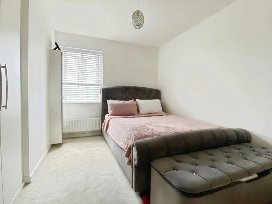 Ifould Crescent, Wokingham, RG40, photo 8