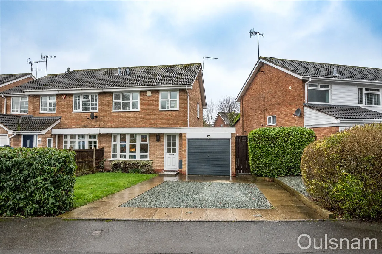 3 bed house for sale — Carnforth Road, Bromsgrove, Worcestershire, B60 2HS