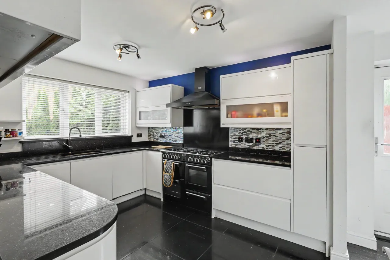 Radcliffe Road, Winsford, photo 6