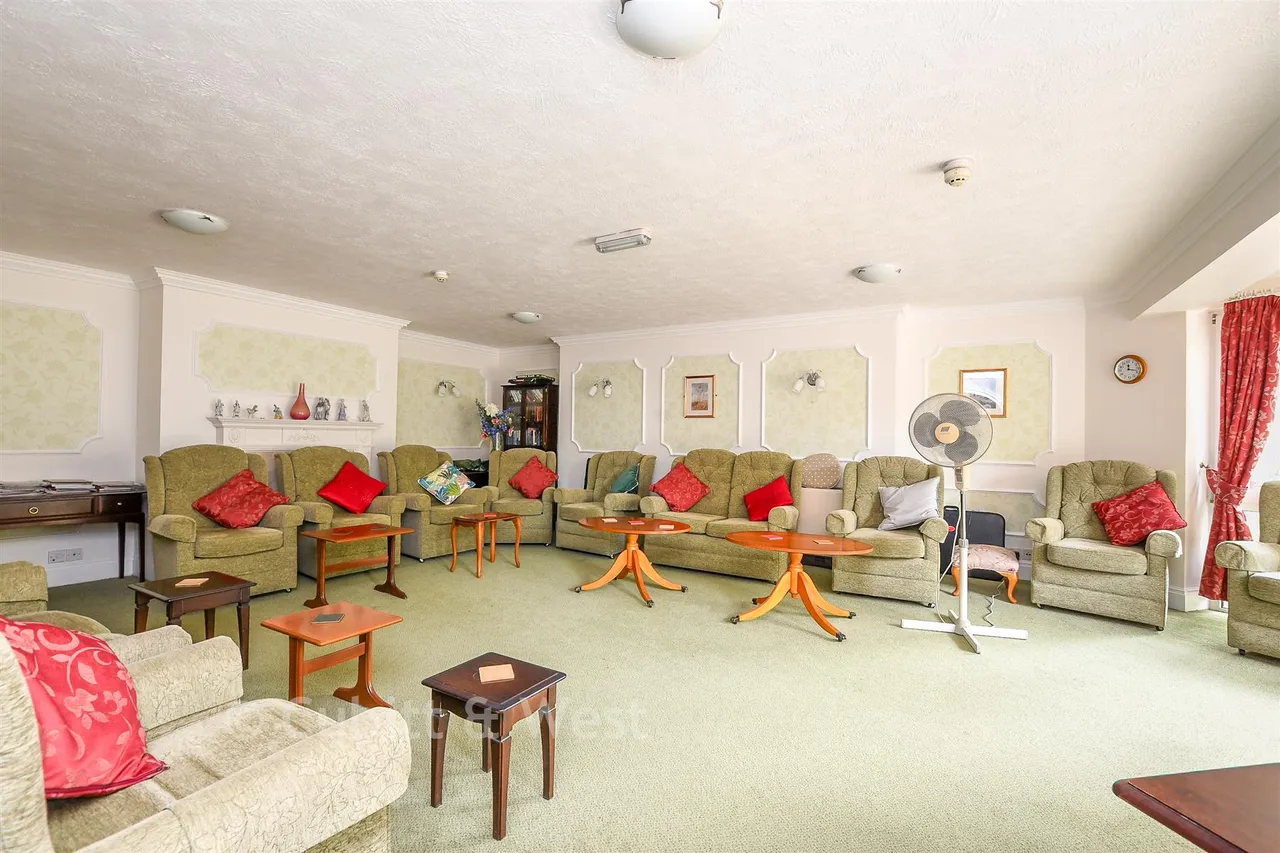 Linkfield Lane, Redhill, RH1, photo 5