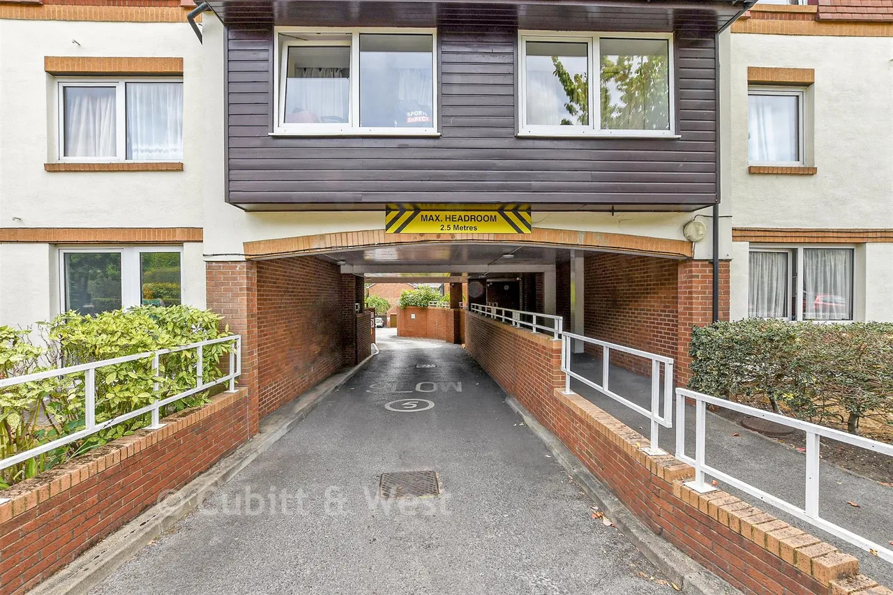 Linkfield Lane, Redhill, RH1, photo 8