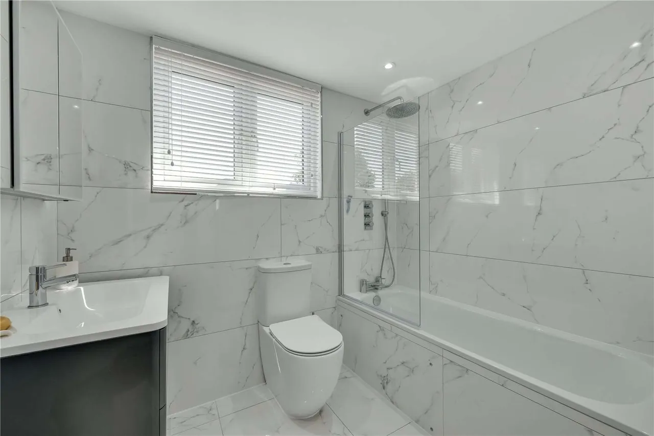 Sandy Lane, Chobham, Woking, Surrey, GU24 8SA, photo 12