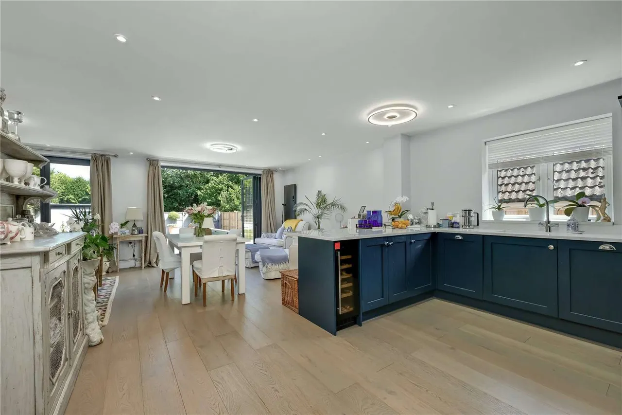 Sandy Lane, Chobham, Woking, Surrey, GU24 8SA, photo 5