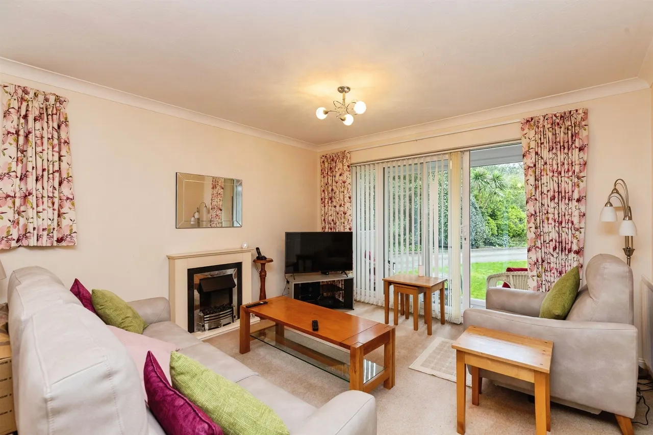 Wimborne Road, BOURNEMOUTH, photo 3