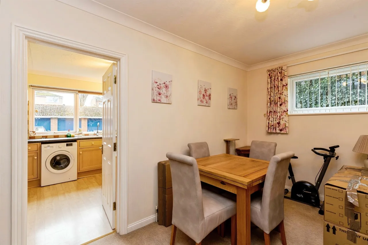 Wimborne Road, BOURNEMOUTH, photo 12