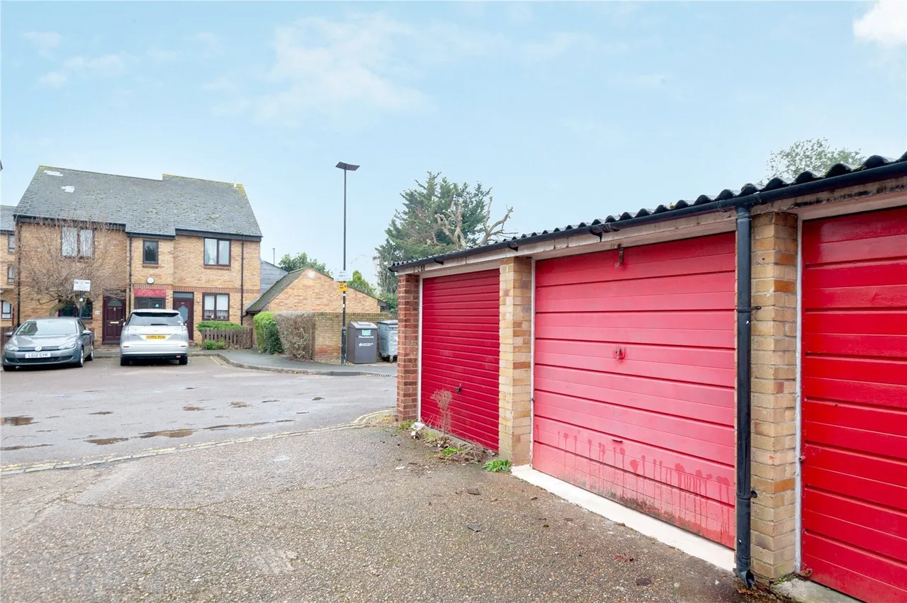 St. Stephens Road, Hounslow, TW3, photo 5