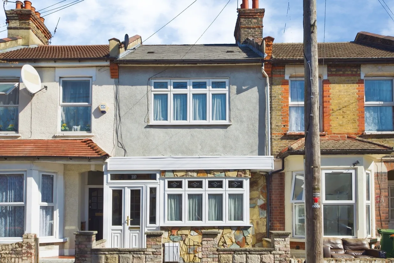 3 bed house for sale — Burford Road, East Ham, London, E6