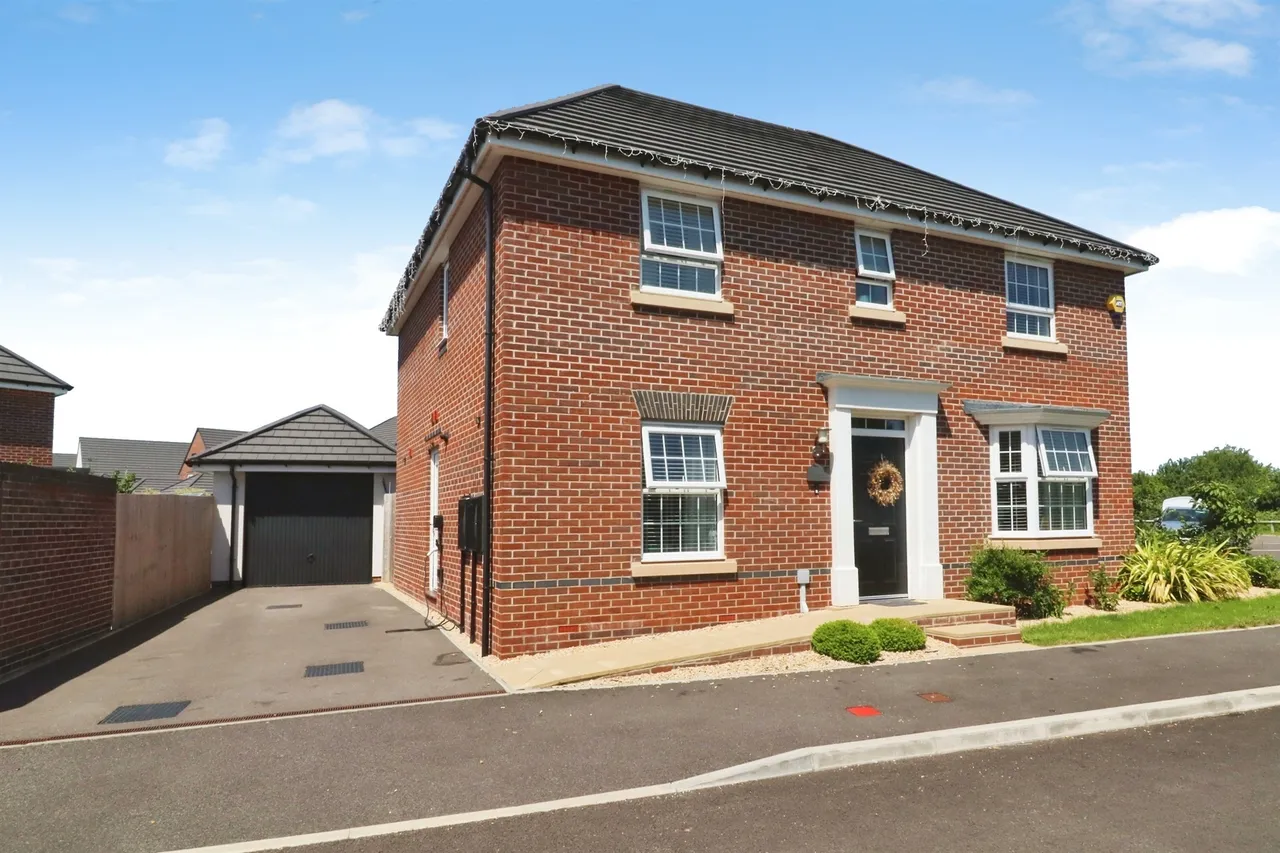 4 bed house for sale — Clos Y Lightning, St. Athan, Barry