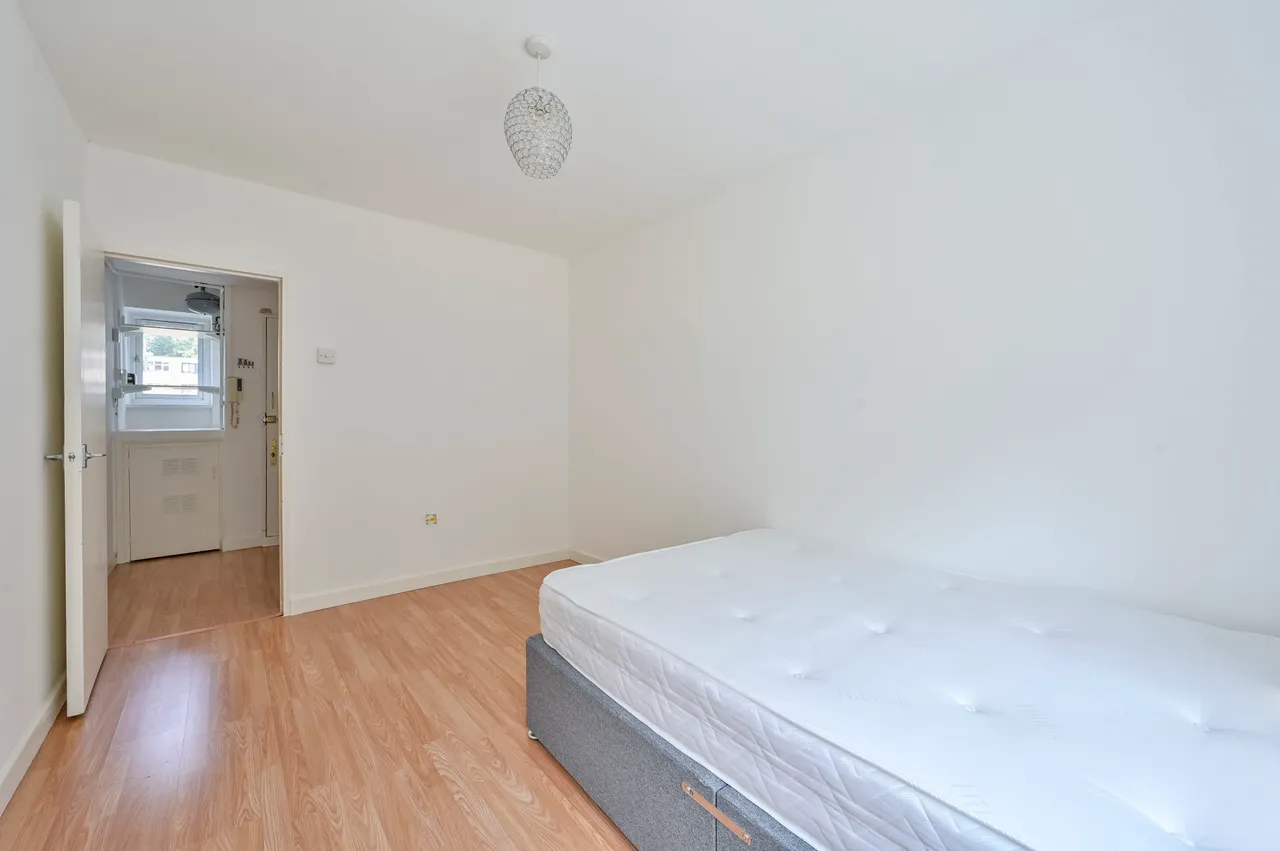162 Cortis Road, London, photo 10