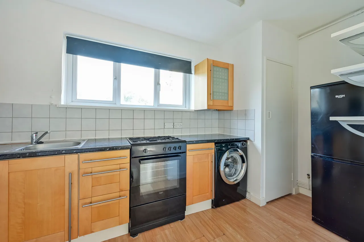 162 Cortis Road, London, photo 2