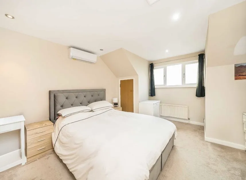 Rickard Close, Hendon, NW4, photo 6