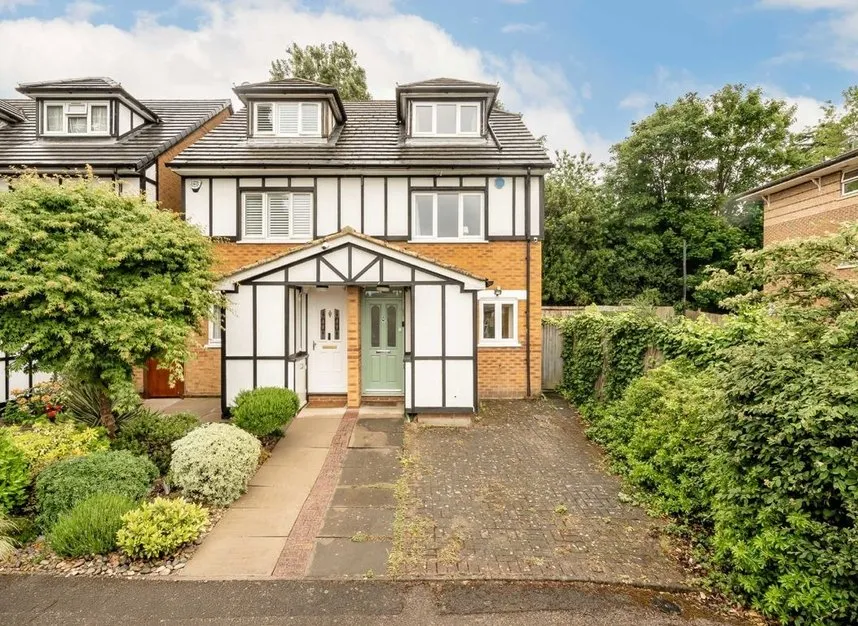 3 bed house for sale — Rickard Close, Hendon, NW4