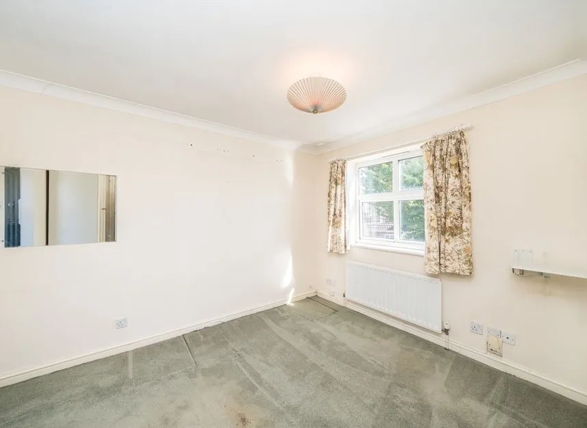 Tangmere Grove, Kingston Upon Thames, KT2, photo 2