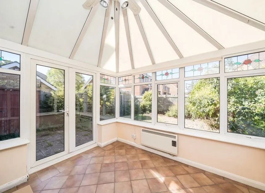 Tangmere Grove, Kingston Upon Thames, KT2, photo 4
