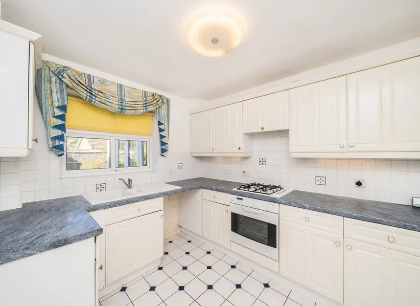 Tangmere Grove, Kingston Upon Thames, KT2, photo 3