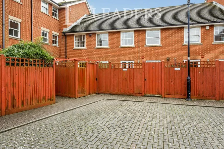 Broad Street, Portsmouth, PO1, photo 9
