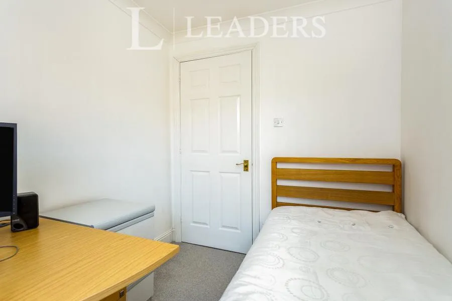 Broad Street, Portsmouth, PO1, photo 7
