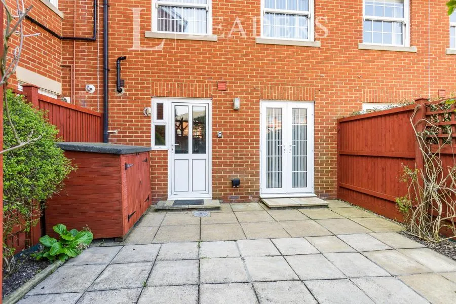 Broad Street, Portsmouth, PO1, photo 8