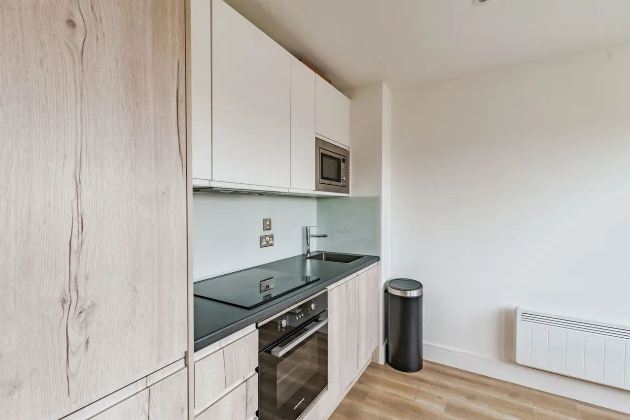 Wood Street, East Grinstead, RH19, photo 6