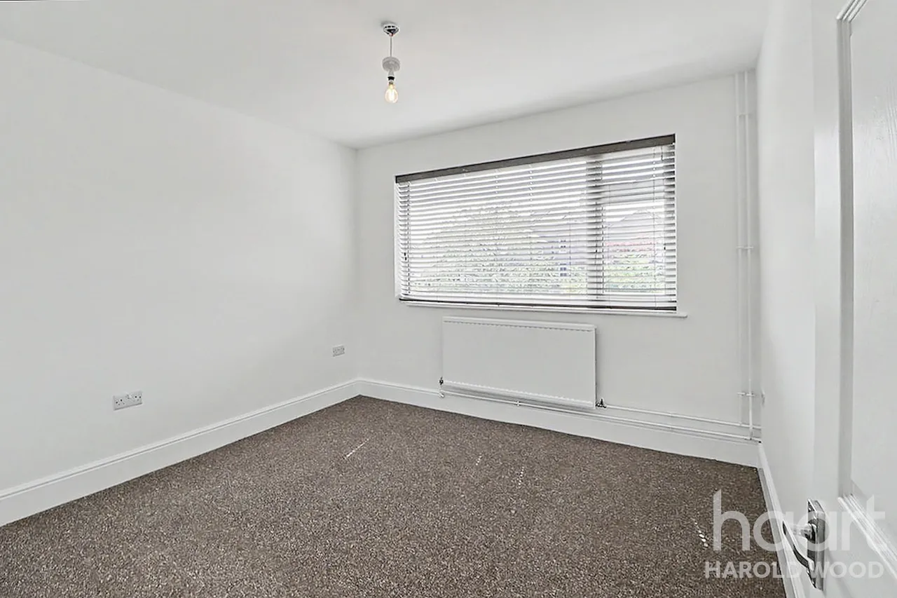 Ethelburga Road, Romford, RM3, photo 9