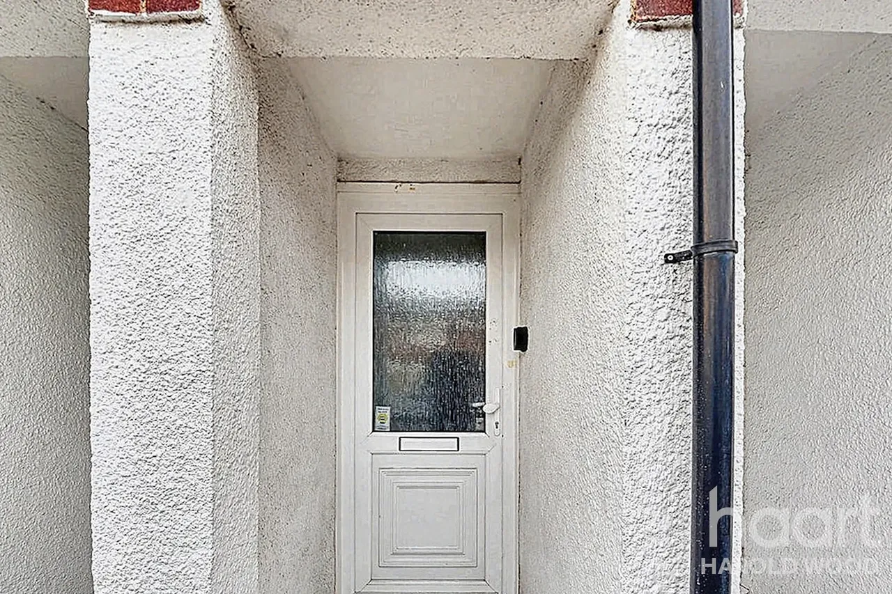 Ethelburga Road, Romford, RM3, photo 2