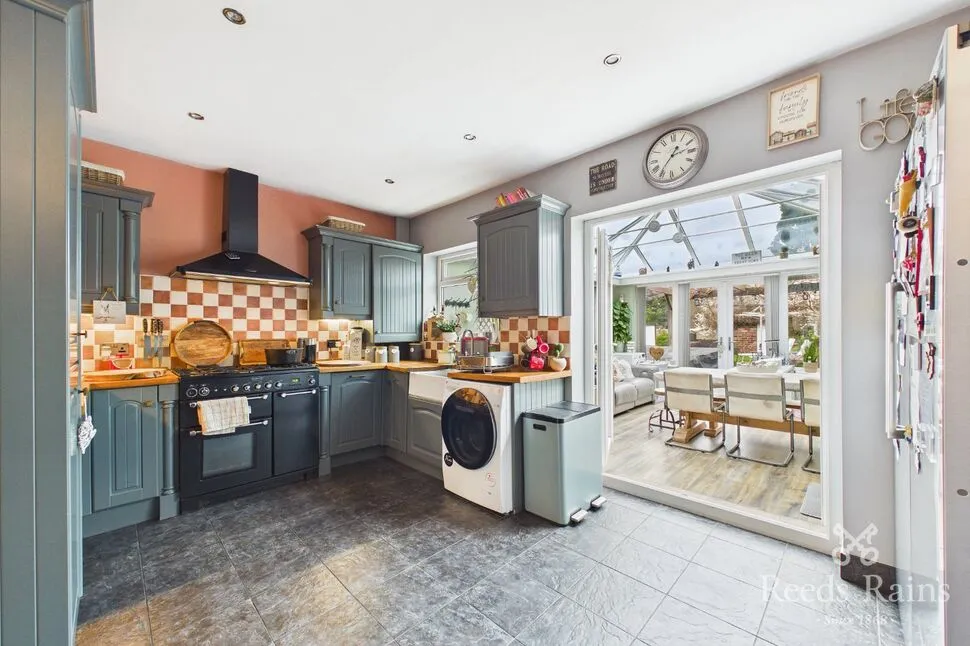 Bottomley Street, Buttershaw, West Yorkshire, BD6, photo 4