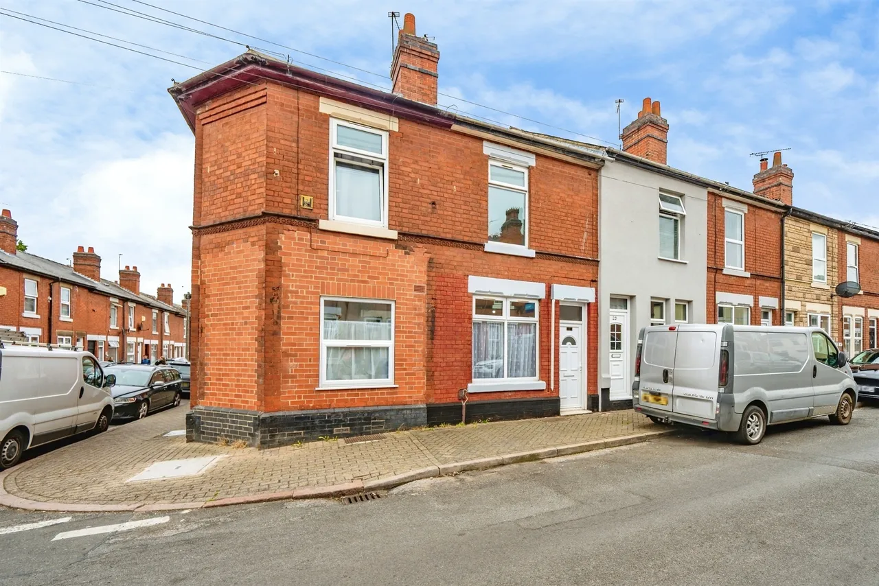 2 bed house for sale, Farm Street, Derby, DE22