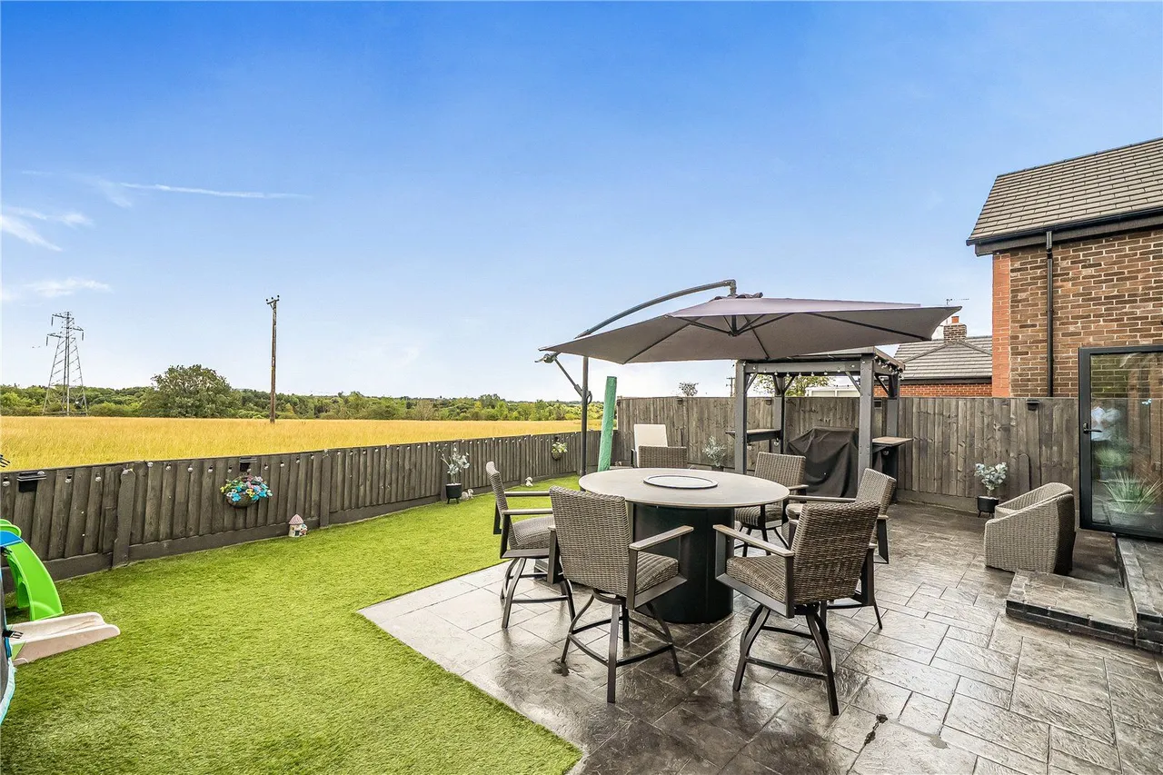 Stamford Drive, Woodhouses, M35, photo 19